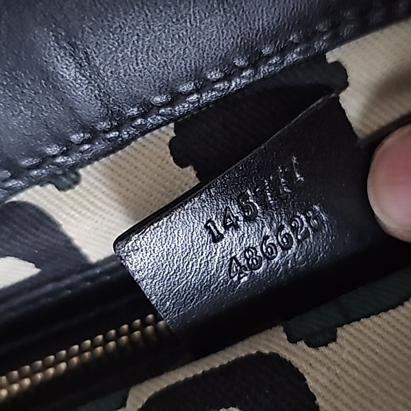 GUCCI large black Guccissima leather Punch tote bag - Picture 7 of 9